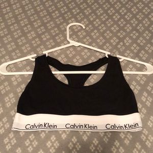 Women’s sports bra